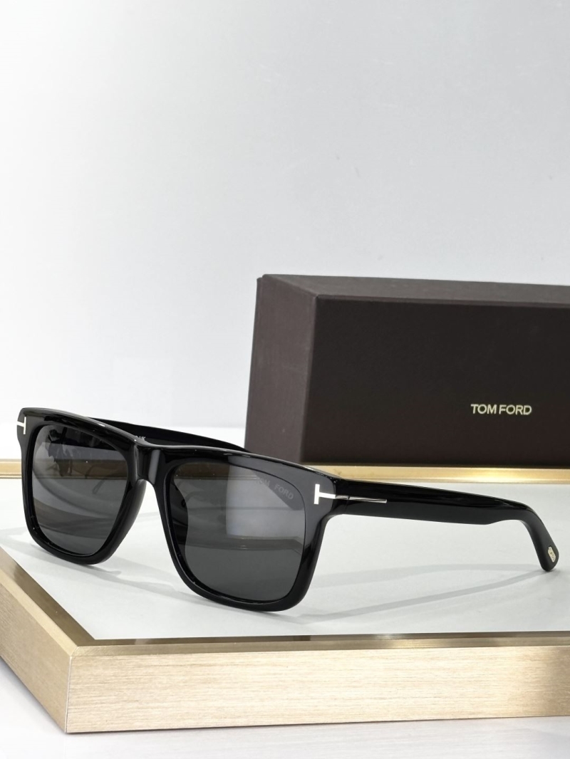 TOM FORD
